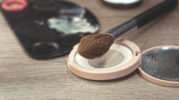 Acheter ses vêtements en ligne ou en boutique : les critères à connaître avant de décider